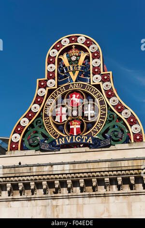 Londra Chatham Dover railway company logo Blackfriars Bridge London REGNO UNITO Foto Stock