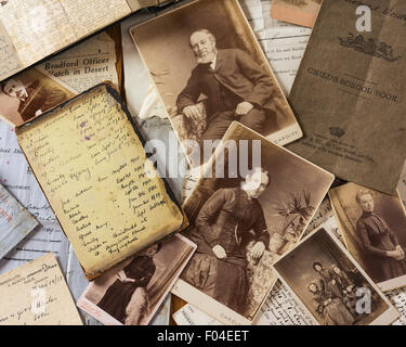 Gli alberi di famiglia. La genealogia. Foto e documenti Foto Stock