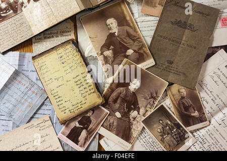 Gli alberi di famiglia. La genealogia. Foto e documenti Foto Stock