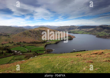 Ullswater da Hallin cadde, Parco Nazionale del Distretto dei Laghi, Cumbria County, Inghilterra, Regno Unito. Hallin caduto è uno dei 214 Wainwrights Foto Stock