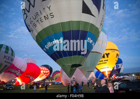 Ashton,UK,6 Agosto 2015Nightglow avviene presso la Bristol International Balloon Fiesta 201 Credito: Keith Larby/Alamy Live News Foto Stock