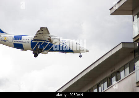 Cityjet Dornier 328-110 in atterraggio a City Airport London galeoni raggiungere lo sviluppo, Docklands Foto Stock