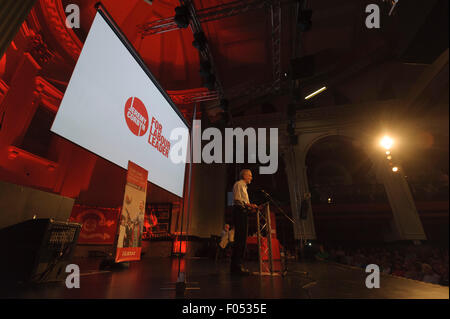 Norwich, Norfolk, Regno Unito. 06 Ago, 2015. Leadership laburista candidato, Jeremy Corbyn, MP in un rally a Norwich, Norfolk Fotografia leadership laburista candidato, Jeremy Corbyn, MP in un rally a Norwich, Norfolk Fotografia Credito: Jason Bye/Alamy Live News Foto Stock