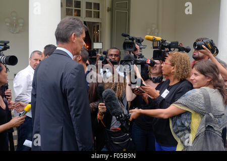 Saint-Denis, Isola di Reunion, Francia. Il 7 agosto, 2015. Su richiesta del Presidente della Repubblica e il Primo Ministro e a soddisfare le esigenze dell'inchiesta, si è deciso di distribuire ulteriore aria e mare dei mezzi per rilevare l'eventuale presenza di detriti di nuovo fuori di La Reunion. Credito: ZUMA Press, Inc./Alamy Live News Foto Stock