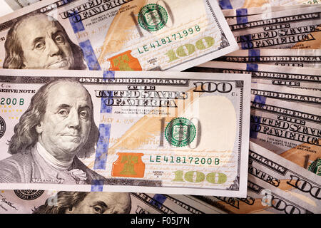 Cash diffondersi di nuove cento-le fatture del dollaro (in circolazione dal ott 2013) Foto Stock
