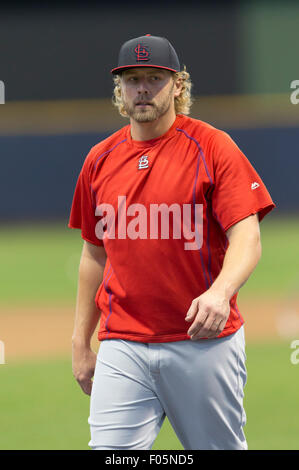 Milwaukee, WI, Stati Uniti d'America. 07 Ago, 2015. Louis Cardinals primo baseman Mark Reynolds #12 prima dell inizio della Major League Baseball gioco tra il Milwaukee Brewers e St. Louis Cardinals a Miller Park di Milwaukee, WI. John Fisher/CSM/Alamy Live News Foto Stock