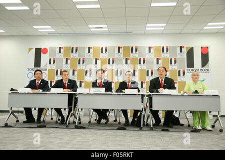 (L a R) Chong Chen, Byron Jacobs, Anthony Goh, Kyuhei Muraoka, Yasuhiko Ishihara, Daria Tarasova, 7 agosto 2015 : Federazione Internazionale di Wushu (IWUF) tiene una conferenza stampa in seguito alla sua intervista con il Tokyo 2020 Comitato organizzatore a Tokyo in Giappone. © YUTAKA AFLO/sport/Alamy Live News Foto Stock