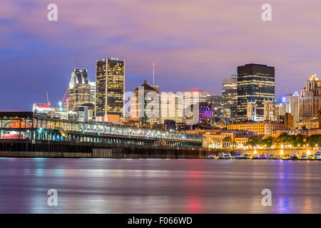 Lo skyline di Montreal al tramonto dalla "Cité du Havre' Park, Agosto 2015 Foto Stock