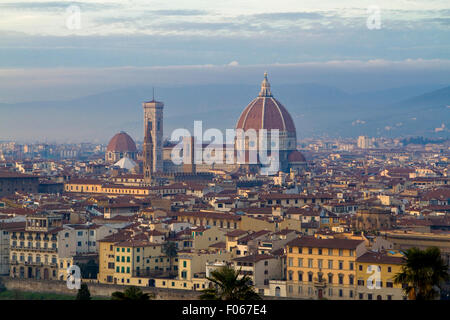 Vista Panoramica di Firenze con la Cattedrale di Santa Maria del Fiore (Cattedrale di Santa Maria del Fiore Foto Stock