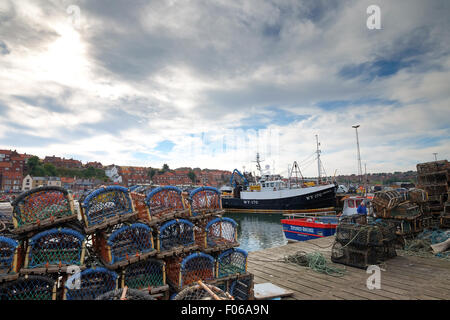 Whitby Harbour, Whitby, nello Yorkshire, Regno Unito Foto Stock