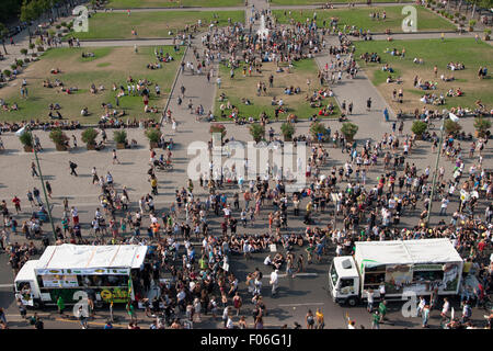 Berlino, Germania. 08 Ago, 2015. "Hanfparade' (canapa parade) manifestazione a Berlino, Germania. I manifestanti richiedono la legalizzazione della marijuana. Foto Stock