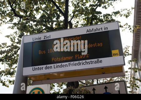 Berlino, Germania. 08 Ago, 2015. "Hanfparade' (canapa parade) manifestazione a Berlino, Germania. I manifestanti richiedono la legalizzazione della marijuana. Foto Stock