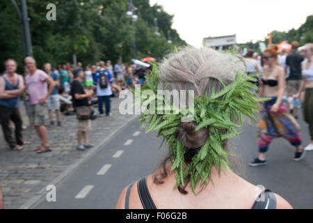 Berlino, Germania. 08 Ago, 2015. "Hanfparade' (canapa parade) manifestazione a Berlino, Germania. I manifestanti richiedono la legalizzazione della marijuana. Foto Stock