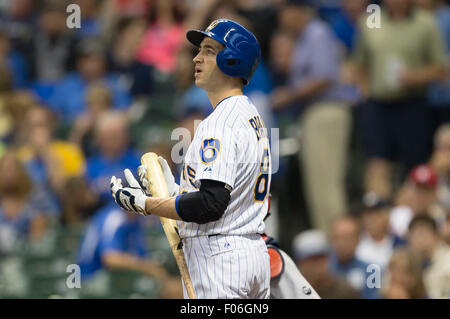 Milwaukee, WI, Stati Uniti d'America. 07 Ago, 2015. Milwaukee Brewers diritto fielder Ryan Braun #8 fino a bat nella Major League Baseball gioco tra il Milwaukee Brewers e St. Louis Cardinals a Miller Park di Milwaukee, WI. John Fisher/CSM/Alamy Live News Foto Stock