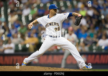 Milwaukee, WI, Stati Uniti d'America. 07 Ago, 2015. Milwaukee Brewers lanciatore Kyle Lohse #26 eroga un passo nella Major League Baseball gioco tra il Milwaukee Brewers e St. Louis Cardinals a Miller Park di Milwaukee, WI. John Fisher/CSM/Alamy Live News Foto Stock