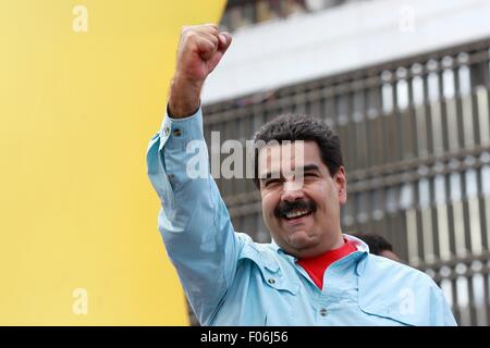 Caracas, Venezuela. 8 Ago, 2015. Immagine fornita da parte del Venezuela la Presidenza, mostra Presidente venezuelano, Nicolás Maduro, reagire durante un atto con il partito socialista i candidati alla Assemblea nazionale (AN) per le elezioni parlamentari di Caracas, Venezuela, su Agosto 8, 2015. © Venezuela la Presidenza/Xinhua/Alamy Live News Foto Stock