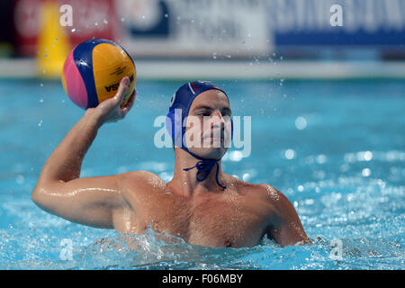 Kazan, Russia. 8 Ago, 2015. Milano Aleksic di Serbia compete durante l uomo pallanuoto partita finale tra la Croazia e la Serbia a Campionati del Mondo di nuoto FINA a Kazan, Russia, e il Agosto 8, 2015. La Serbia ha vinto 11-4. © Pavel Bednyakov/Xinhua/Alamy Live News Foto Stock