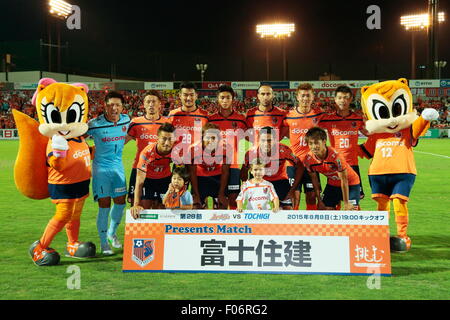 Un NACK5 Stadium Omiya, Saitama, Giappone. 8 Ago, 2015. Omiya Ardija gruppo team line-up, 8 agosto 2015 - Calcetto : 2015 J2 League match tra Omiya Ardija 1-0 Tochigi SC a un NACK5 Stadium Omiya, Saitama, Giappone. © AFLO SPORT/Alamy Live News Foto Stock