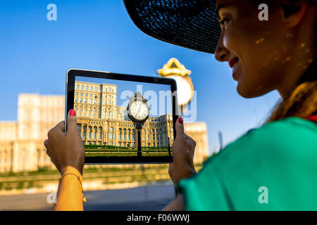 Fotografare il palazzo del parlamento a Bucarest Foto Stock