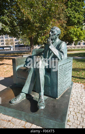 Europa, Polonia Varsavia, statua di Jan Karski (Kozielewski), WWII combattente della resistenza e poi professore all Università USA Foto Stock