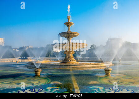 Bucarest centrale fontana della città Foto Stock