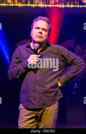 Bristol, Regno Unito. 08 Ago, 2015. La Pleasance ha lanciato la sua Edinburgh Fringe Festival programma con un'anteprima di alcune delle 257 mostra che si svolgono in 23 sedi. Nella foto: Hal Cruttenden Credito: Richard Dyson/Alamy Live News Foto Stock