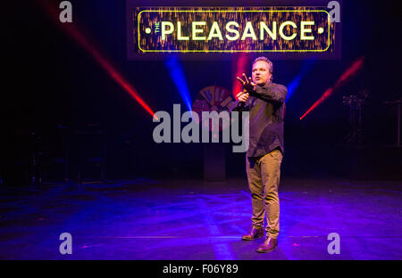 Bristol, Regno Unito. 08 Ago, 2015. La Pleasance ha lanciato la sua Edinburgh Fringe Festival programma con un'anteprima di alcune delle 257 mostra che si svolgono in 23 sedi. Nella foto: Hal Cruttenden Credito: Richard Dyson/Alamy Live News Foto Stock