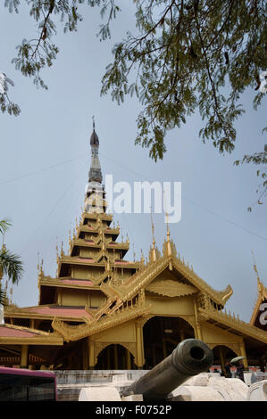 ASIA, Myanmar (Birmania), Mandalay Royal Palace (originariamente costruito dal re Mindon tra 1857 e 1859, ricostruita negli anni novanta) Foto Stock