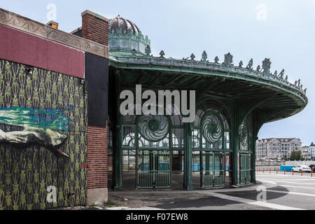 Giostra abbandonato edificio, Asbury Park, New Jersey Foto Stock