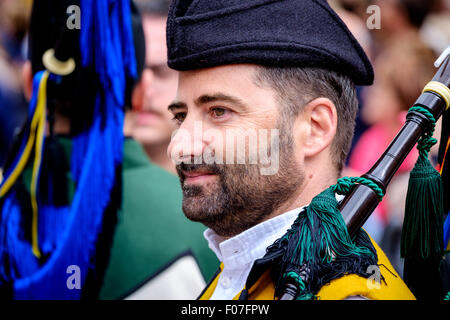 Un Piper da Banda De Gaitas Resping da Madrid, Spagna a Pipefest 2015 a Edimburgo in Scozia Foto Stock