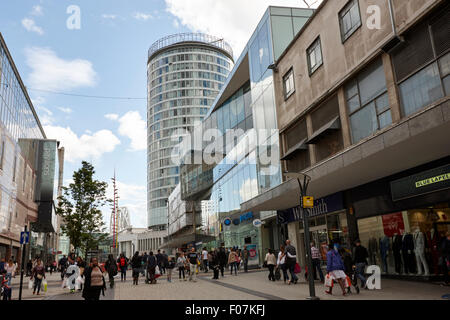 Birmingham City Centre high street area dello shopping che conduce al Bull Ring UK Foto Stock