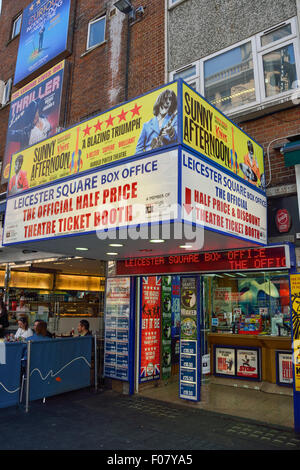 Leicester Square Ticket Booth, Leicester Square, West End, la City of Westminster, Londra, Inghilterra, Regno Unito Foto Stock