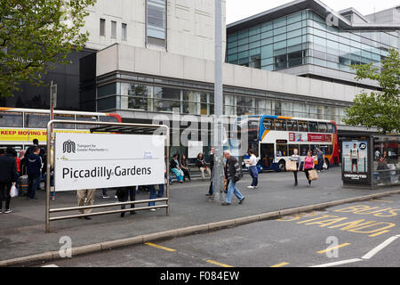 Piccadilly gardens stazione bus Manchester Inghilterra England Regno Unito Foto Stock