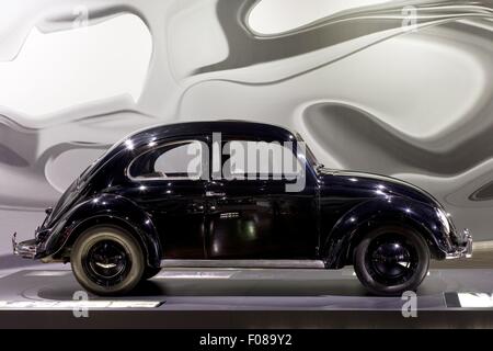 Nero Porsche auto degli anni sessanta alla fabbrica Autostadt in Wolfsburg, Germania Foto Stock