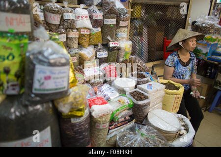 Dadi e mercato specie nella città di Hanoi Foto Stock