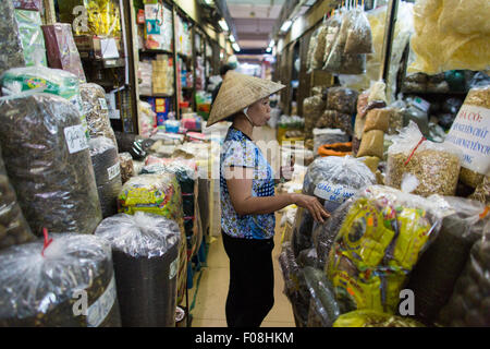 Dadi e mercato specie nella città di Hanoi Foto Stock