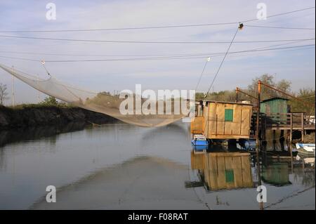 L'Italia, delta del Po, installazione fissa per la pesca chiamato 'trabocco' a Porto Corsini (Ravenna) Foto Stock