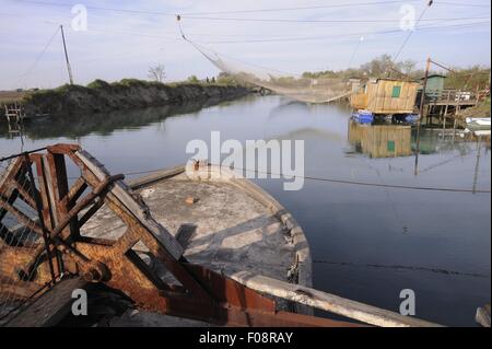 L'Italia, delta del Po, installazione fissa per la pesca chiamato 'trabocco' a Porto Corsini (Ravenna) Foto Stock