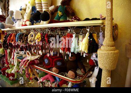 Giocattoli fatti di lana a Mascherie in Stuttgart West, Stoccarda, Baden-Württemberg, Germania Foto Stock