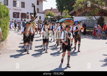 Hausham, Germania. 09Aug, 2015. Banda di ottoni Elbach il corteo del 125 anniversario dei costumi Conservation Association Schlierachtaler ceppo 1890 Hausham e.V Credito: STphotography/Alamy Live News Foto Stock