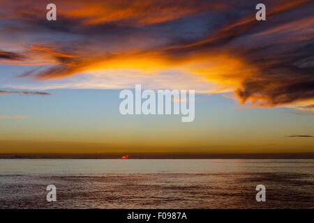Tramonto sull'oceano, Maria Island, Isole Salomone Foto Stock