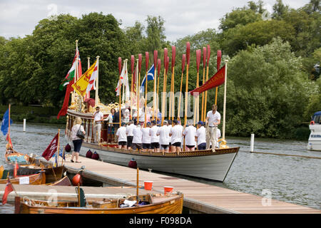 Vincenzo la British Royal Barge, commissionato come un omaggio alla Regina Elisabetta II per il suo Giubileo di diamante a Henley Foto Stock