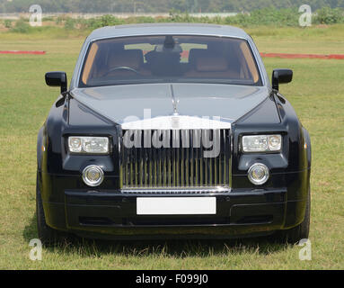 Bombay, India - 26 Gennaio 2013: Rolls Royce Phantom a Bombay Super Car Show Foto Stock