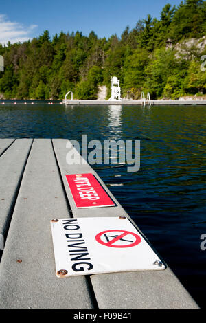 Nessun segno di immersioni sul Dock - Mohonk Mountain House di New Paltz, Hudson Valley, New York, Stati Uniti d'America Foto Stock