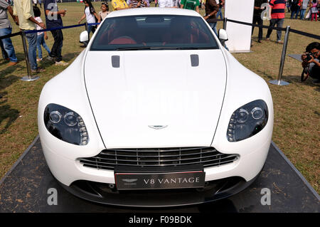 Vista frontale della Aston Martin V8 Vantage a ( ) di Mumbai Bombay Sports Car Show Foto Stock