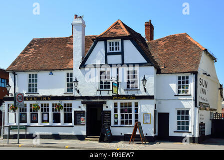 Xvii secolo Il Sun Inn, Castle Street, Reading, Berkshire, Inghilterra, Regno Unito Foto Stock