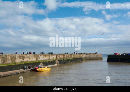 Birdlington Harbour, nello Yorkshire, Inghilterra, Regno Unito Foto Stock