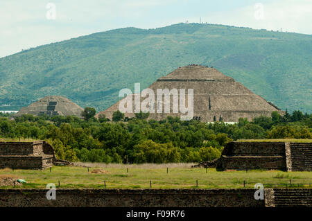 Piramidi della Luna e del sole, Teotihuacan, Messico Foto Stock