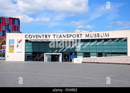 Vista del Museo dei Trasporti in luogo del Millennio, Coventry, West Midlands, Inghilterra, Regno Unito, Europa occidentale. Foto Stock