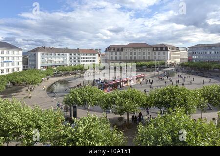 Zona pedonale sulla Piazza Reale downtown, Kassel, Hesse, Germania Foto Stock